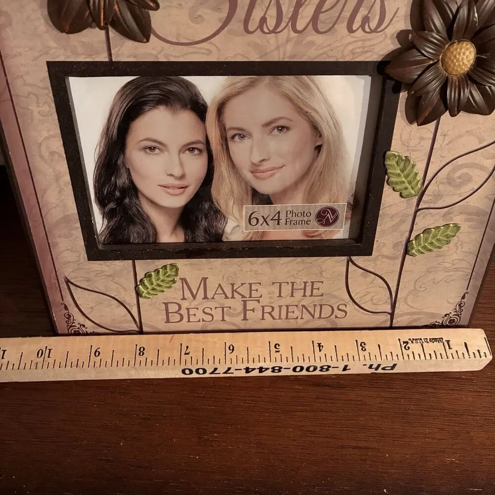 Picture Frame “SISTERS MAKE THE BEST FRIENDS” w/ Metal Flowers. 10”x10” Frame